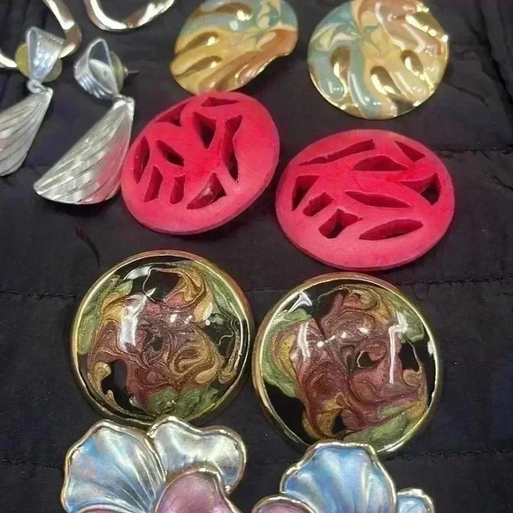 Vintage earring lot. These are amazing! - Picture 3 of 7
